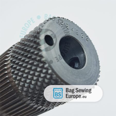 Newlong Industrial Japan 324232 Upper Feed Roller  (Equivalent to "324231") - Image 2