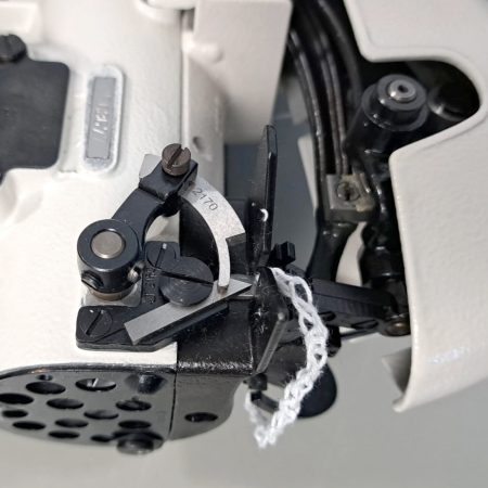 Union Special 2200GA Heavy Fabrics Portable Bag Closer 2-thread portable bag sewing machine - Image 3