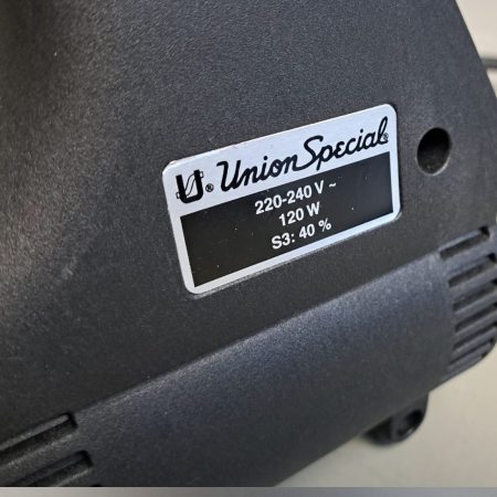 Union Special 2200GA Heavy Fabrics Portable Bag Closer 2-thread portable bag sewing machine - Image 4